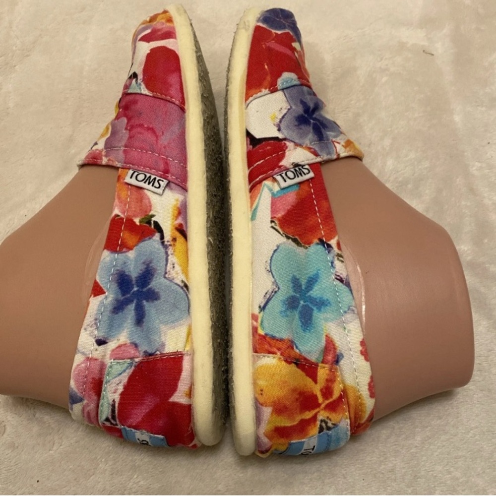 TOMS Women's Vibrant Floral Slip-On Flats - Picture 6 of 13